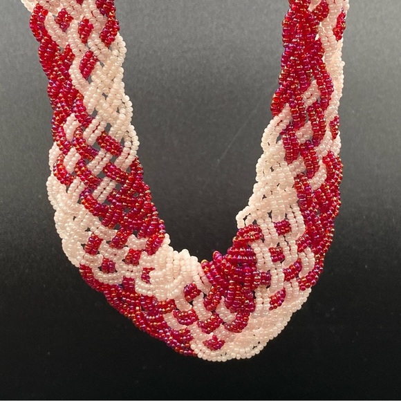 Rare Vintage Wide Collar Beaded Necklace with Red and Pink Seed Beads - Picture 8 of 12